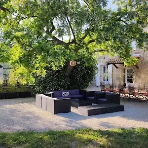 A La 3* La Baume-de-Transit